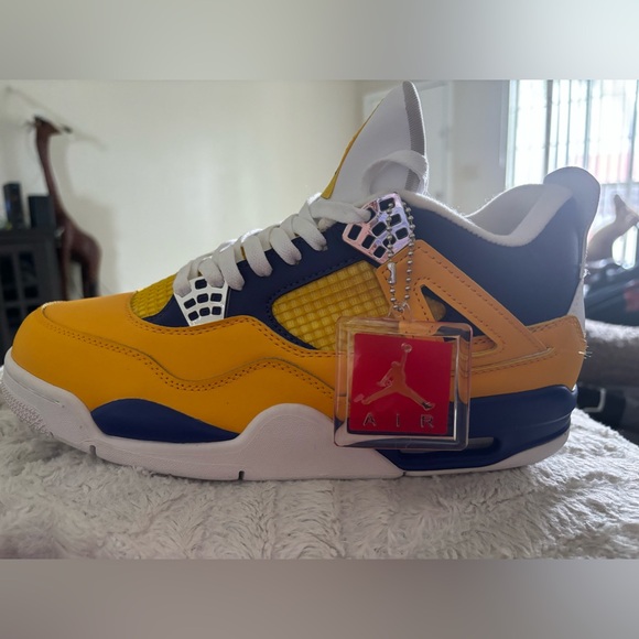 Jordan Retro 4 Lakers edition